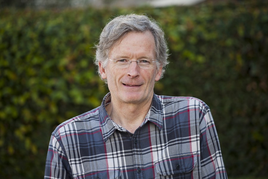 According to the Scriptures with Damian Kyle
